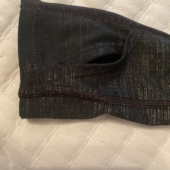 Under armor 1/4 zip pullover fitted woman’s small - Picture 3 of 5